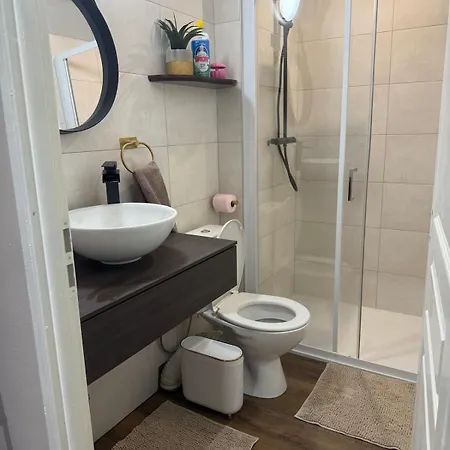 Un A Deux Pas De Lautoroute Appartement *